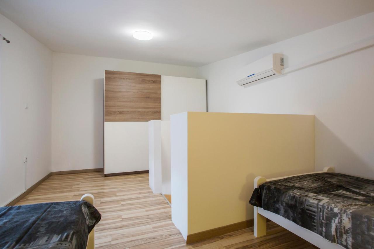 Apartmani Lena Пула Экстерьер фото